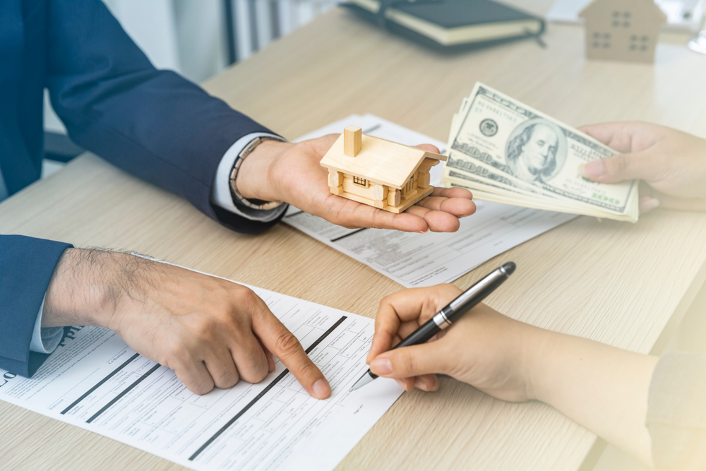 role loan officers qualification