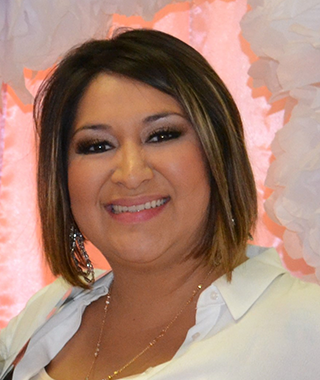 ReneeFlores_Hero-34-Template-A-Loan-Officer_Staff-Headshot_-320x380
