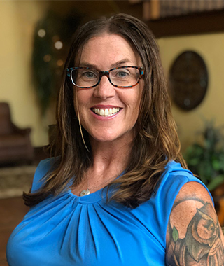 Amy-Thibeault_Hero-34-Template-A-Loan-Officer_Staff-Headshot_-320x380
